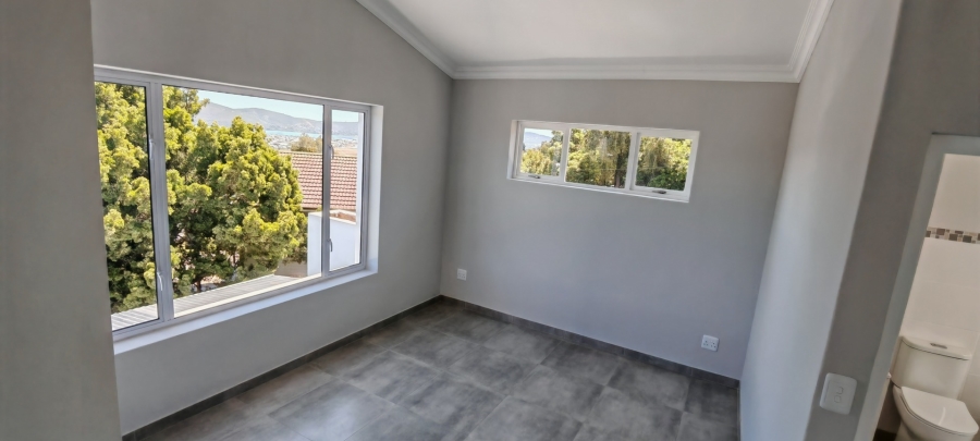 4 Bedroom Property for Sale in Old Place Western Cape